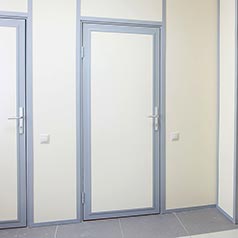 Распашные одностворчатые двери